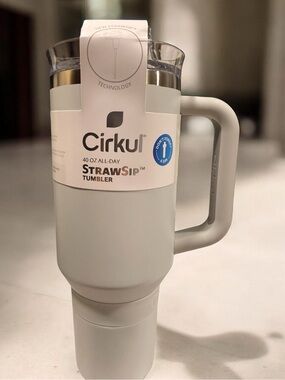 Cirkul Strawsip 40 oz Tumbler - Fog Colorway